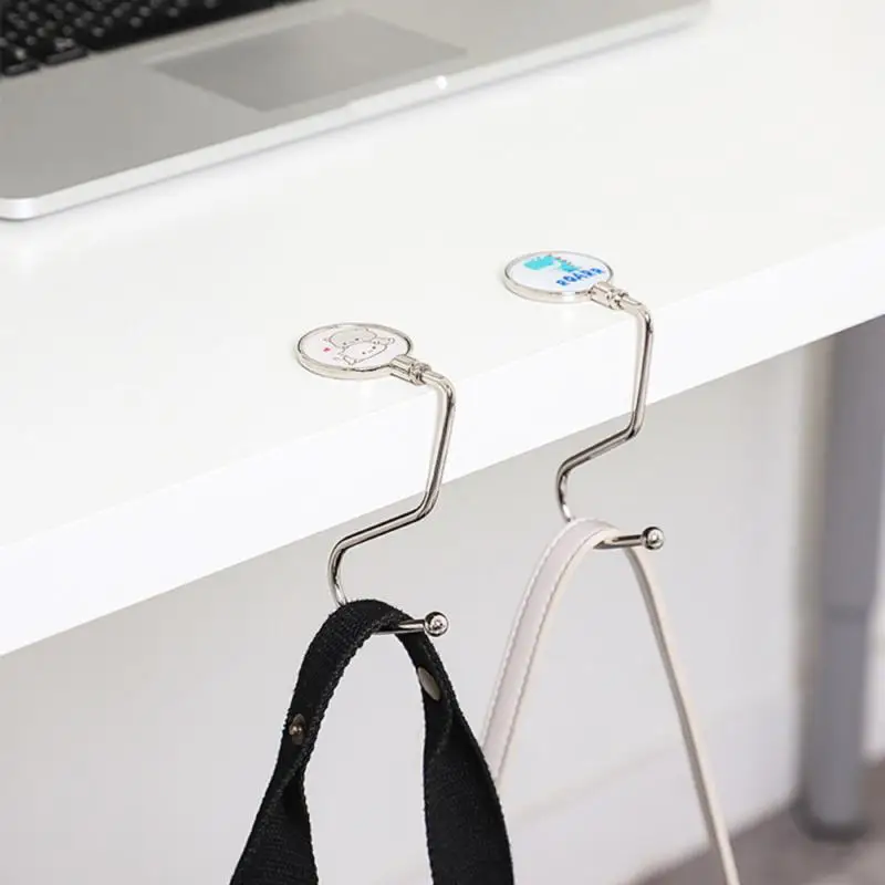 Large Cartoon Pattern Table Side Hook Load-bearing Metal Handbag Hanger Portable Hanging Bag Hook Foldable Hanging Desk Hook
Large Cartoon Pattern Table Side Hook Load-bearing Metal Handbag Hanger Portable Hanging Bag Hook Foldable Hanging Desk Hook