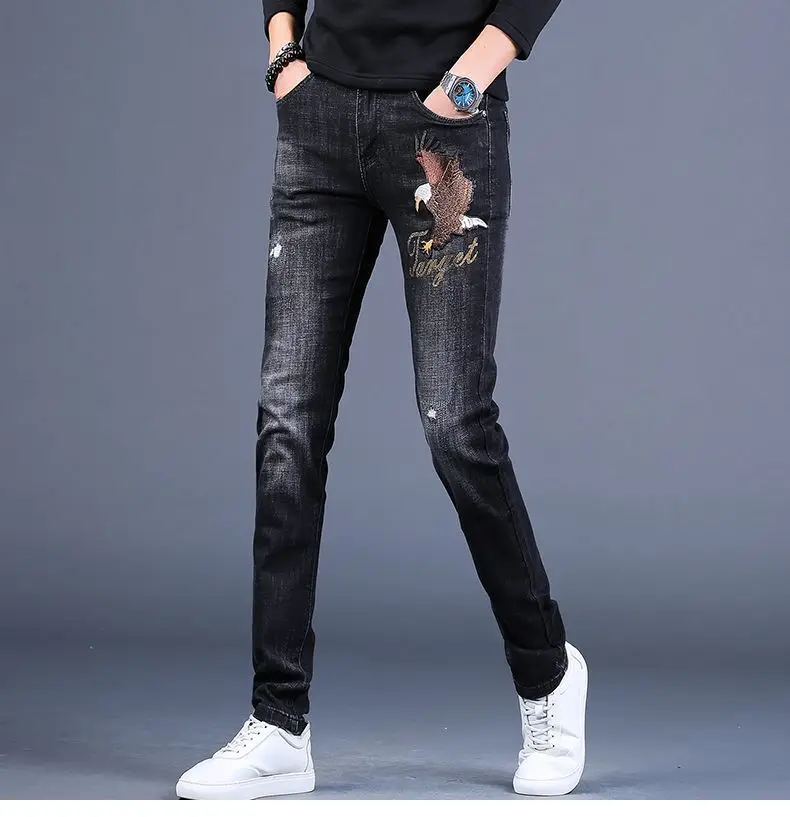 High Quality Men's Fashion Embroidery Denim Pants Ripped Decoration Casual Jeans Classic Slim-fit Style Black Stretch Trousers;
High Quality Men's Fashion Embroidery Denim Pants Ripped Decoration Casual Jeans Classic Slim-fit Style Black Stretch Trousers;