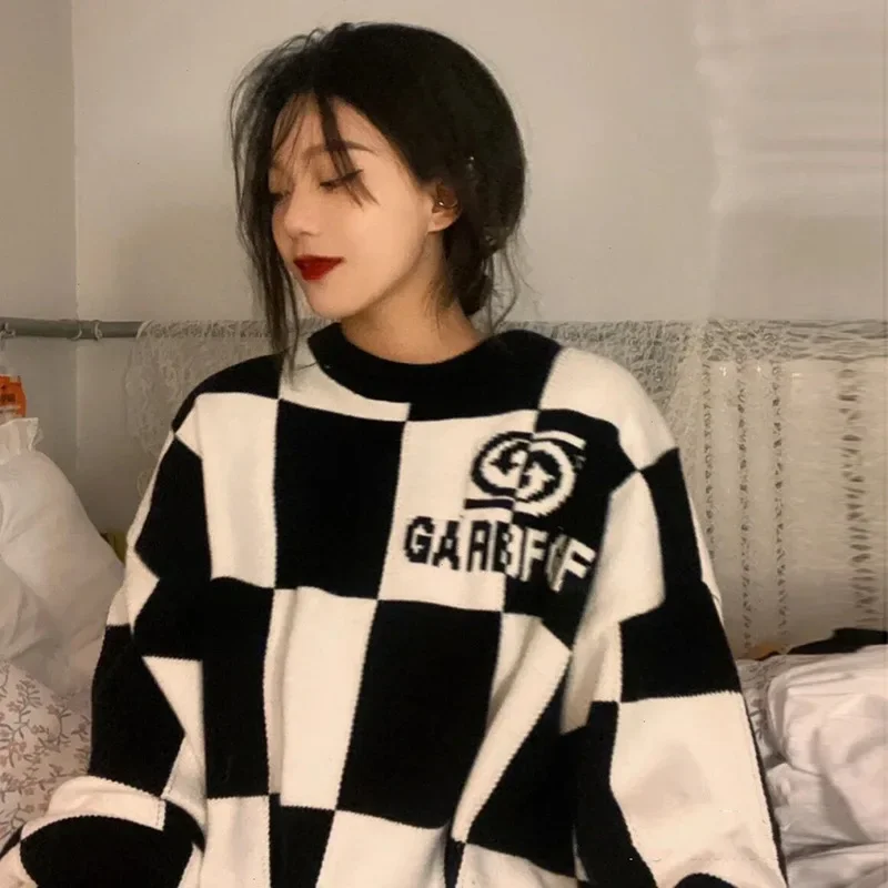 Женские пуловеры в клетку, свободный дизайнерский Свитер в Корейском стиле с круглым вырезом, универсальные осенние Удобные Модные Молодежные пуловеры, 2023
Женские пуловеры в клетку, свободный дизайнерский Свитер в Корейском стиле с круглым вырезом, универсальные осенние Удобные Модные Молодежные пуловеры, 2023