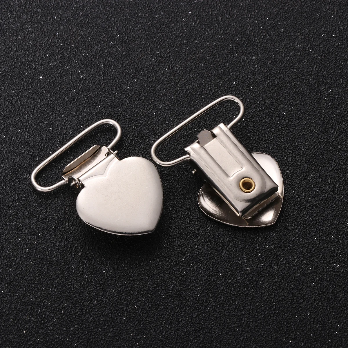 Fashion Suspender Clips Holders Heart Metal Pacifier Clips Buckle Clips Sewing Adjustable Elastic Clothing Accessories
Fashion Suspender Clips Holders Heart Metal Pacifier Clips Buckle Clips Sewing Adjustable Elastic Clothing Accessories