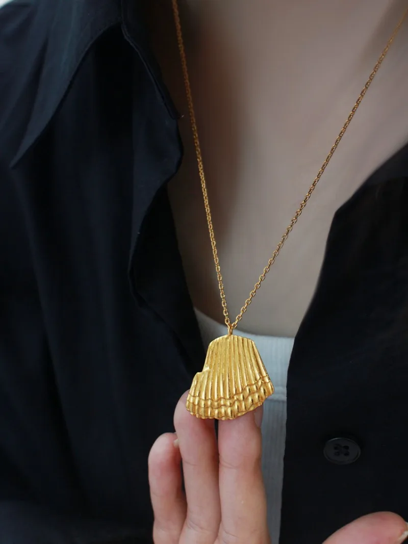 LONDANY necklace Broken shell pendant necklace simple niche shell texture earrings female exquisite necklace
LONDANY necklace Broken shell pendant necklace simple niche shell texture earrings female exquisite necklace