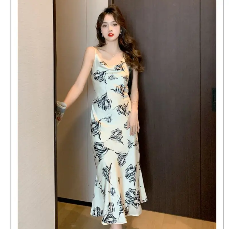 2023 Women's Dress New Pattern Summer Camisole Wrap One's Buttocks Show Thinness Sexy Free Shipping
2023 Women's Dress New Pattern Summer Camisole Wrap One's Buttocks Show Thinness Sexy Free Shipping
