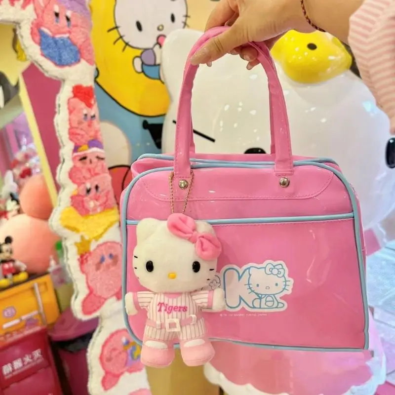 Ins Kawaii Sanrio Lovely Kuromi Hello Kitty Rugby Style Pendant Pink Plush Doll Keychain Pendant Toy Pendant Creative Girl Gift
Ins Kawaii Sanrio Lovely Kuromi Hello Kitty Rugby Style Pendant Pink Plush Doll Keychain Pendant Toy Pendant Creative Girl Gift