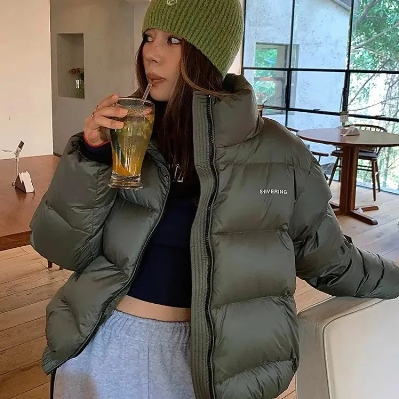Winter Green Short Bread Parkas Women's American Stand Collar Sports Casual Cotton Padded Coats Soft Warm Trendy Streetwear
Winter Green Short Bread Parkas Women's American Stand Collar Sports Casual Cotton Padded Coats Soft Warm Trendy Streetwear
