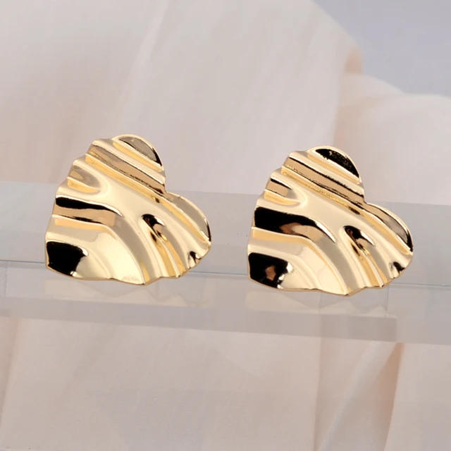 Boucles d'oreilles coeur vintage en métal irrégulier pour femmes, clou d'oreille géométrique mignon, document doré et argenté, cadeau de bijoux simples, amour, nouvelle mode 1