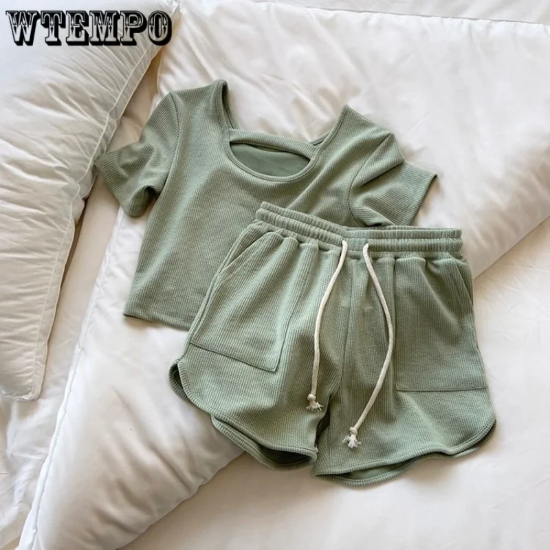 Модный комплект из двух предметов WTEMPO, футболка с коротким рукавом, свободные шорты с широкими штанинами и высокой талией, спортивный комплект для бега, Женский Повседневный, оптовая продажа
Модный комплект из двух предметов WTEMPO, футболка с коротким рукавом, свободные шорты с широкими штанинами и высокой талией, спортивный комплект для бега, Женский Повседневный, оптовая продажа