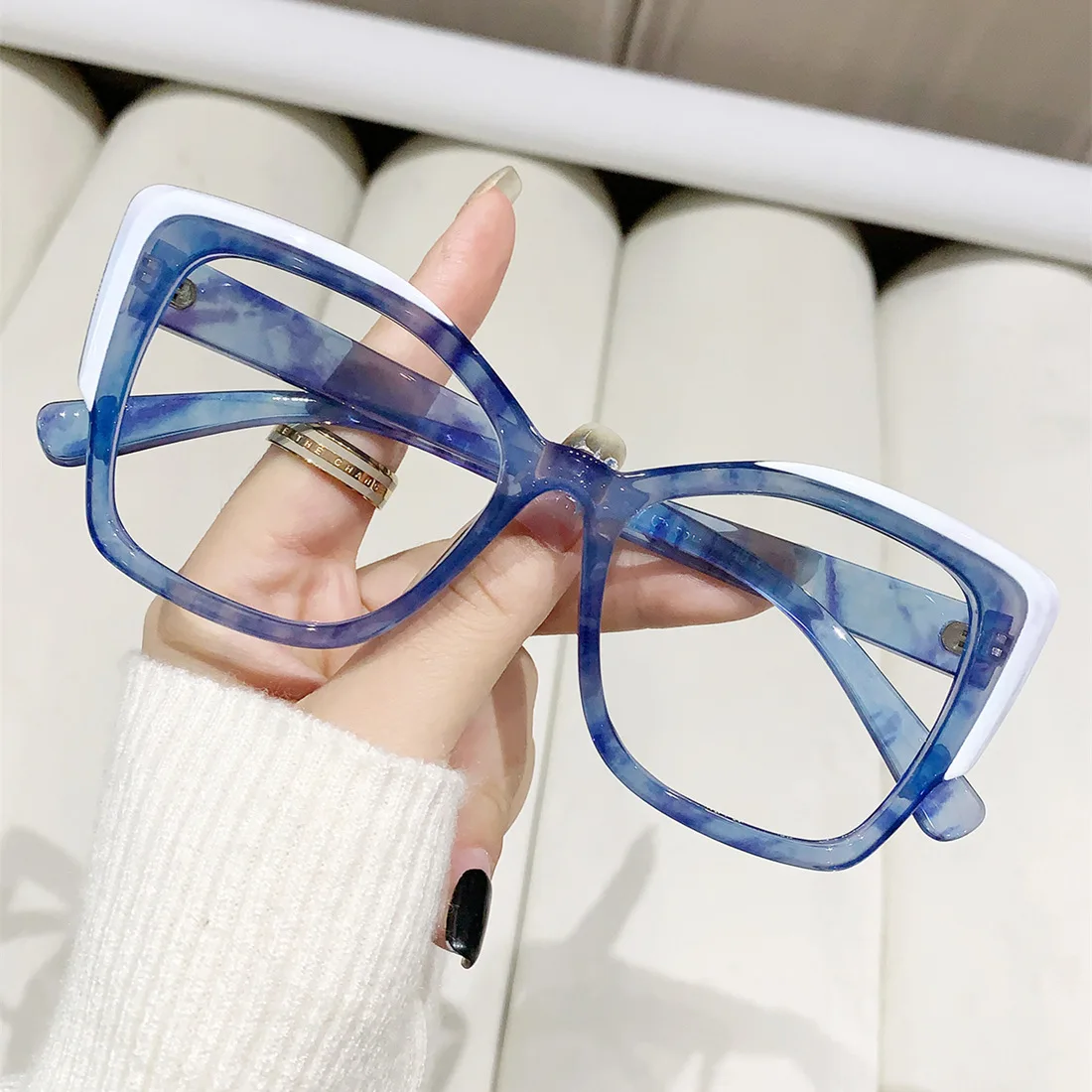 2024 New Women's Square Cat Eye Anti Blue Light Eye Frame TR90 Fashion Trend Flat Mirror Retro Full Frame Optical Glasses
2024 New Women's Square Cat Eye Anti Blue Light Eye Frame TR90 Fashion Trend Flat Mirror Retro Full Frame Optical Glasses
