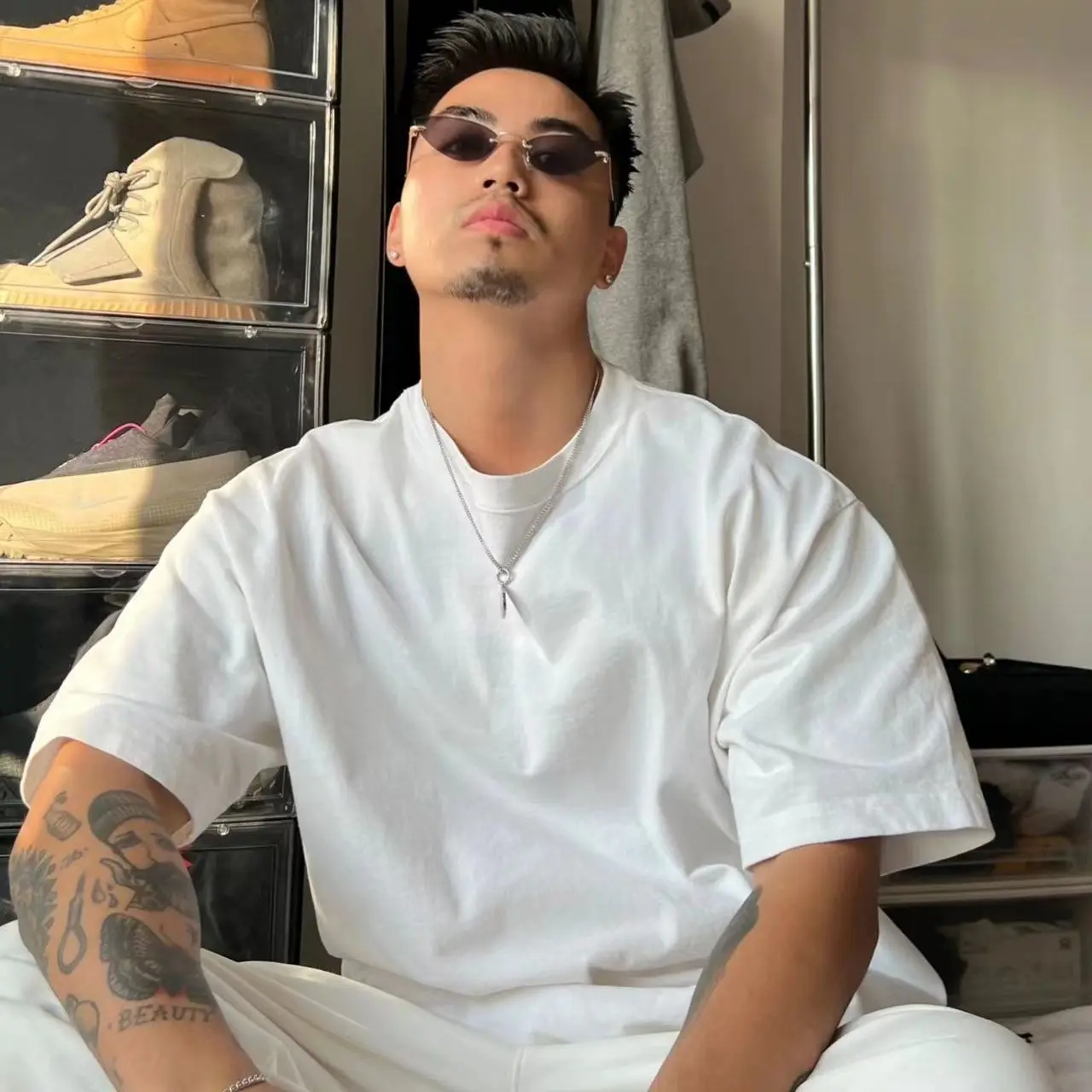 American Hiphop Retro Short Sleeved Pure White Oversized Loose Hiphop Heavyweight Pure Cotton Base T-shirt for Men Top Clothing
American Hiphop Retro Short Sleeved Pure White Oversized Loose Hiphop Heavyweight Pure Cotton Base T-shirt for Men Top Clothing