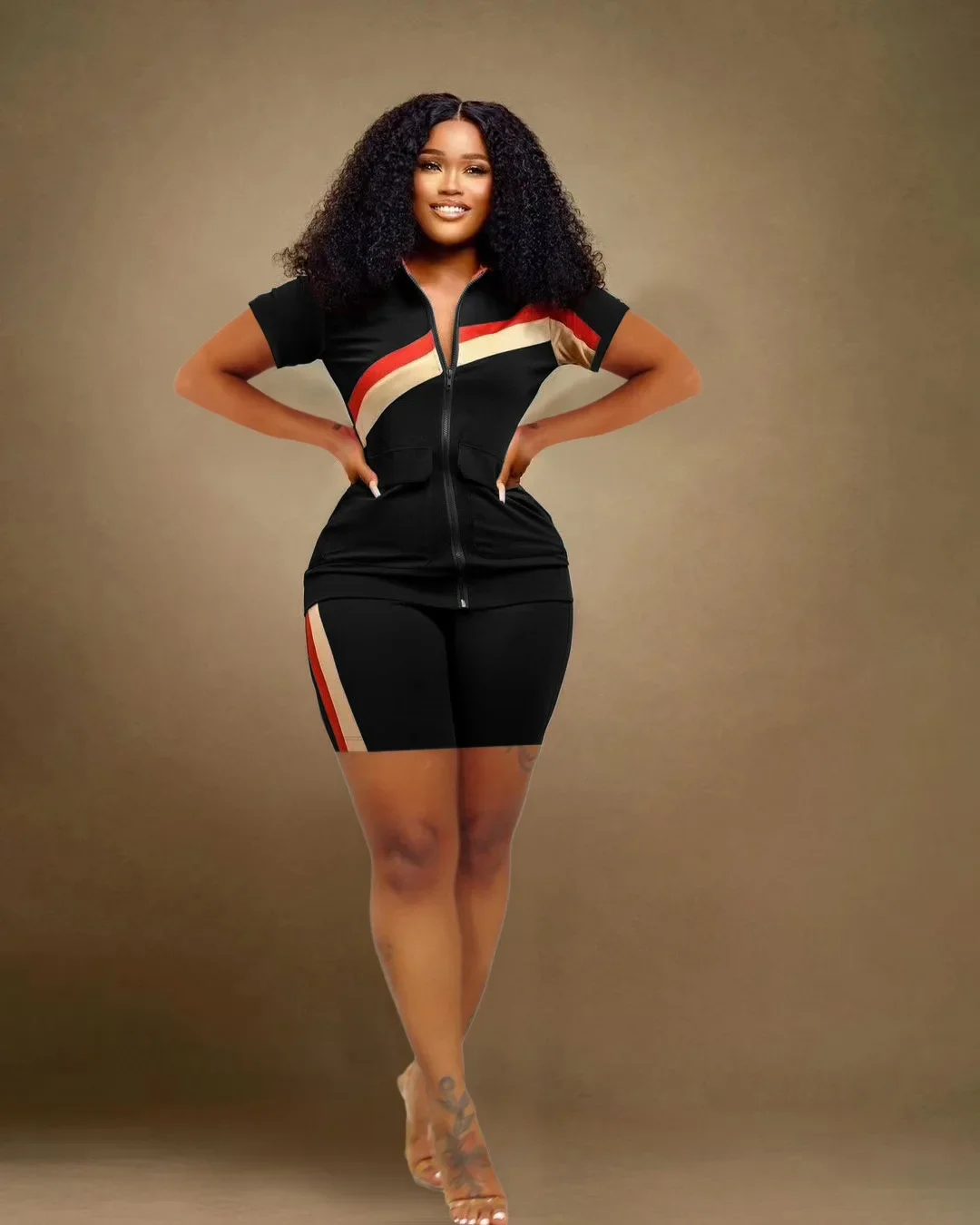2023 Summer New Women's Set Fashion Short Sleeve Printed Zip Pocket Top Shorts Casual Sports Women's Set Two Piece Set
2023 Summer New Women's Set Fashion Short Sleeve Printed Zip Pocket Top Shorts Casual Sports Women's Set Two Piece Set