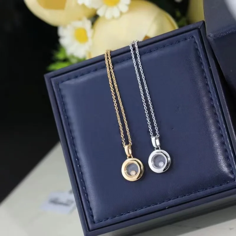 The new 925 sterling silver round necklace is a stylish and elegant luxury brand jewelry party anniversary gift
The new 925 sterling silver round necklace is a stylish and elegant luxury brand jewelry party anniversary gift