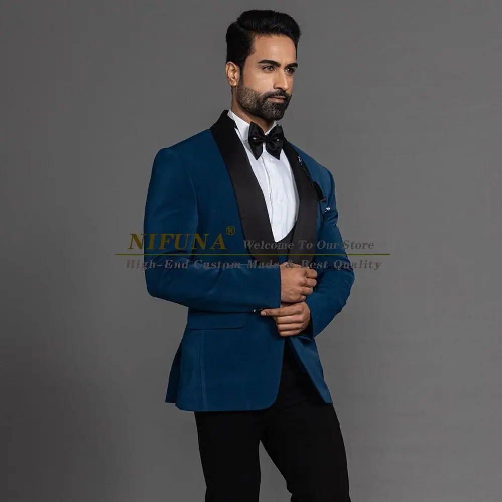 Peacock Blue Italian Style Groom's Tuxedo 3 Piece Black Satin Shawl Lapel Slim Fit Wedding Suits For Man Prom Party Men Costume
Peacock Blue Italian Style Groom's Tuxedo 3 Piece Black Satin Shawl Lapel Slim Fit Wedding Suits For Man Prom Party Men Costume