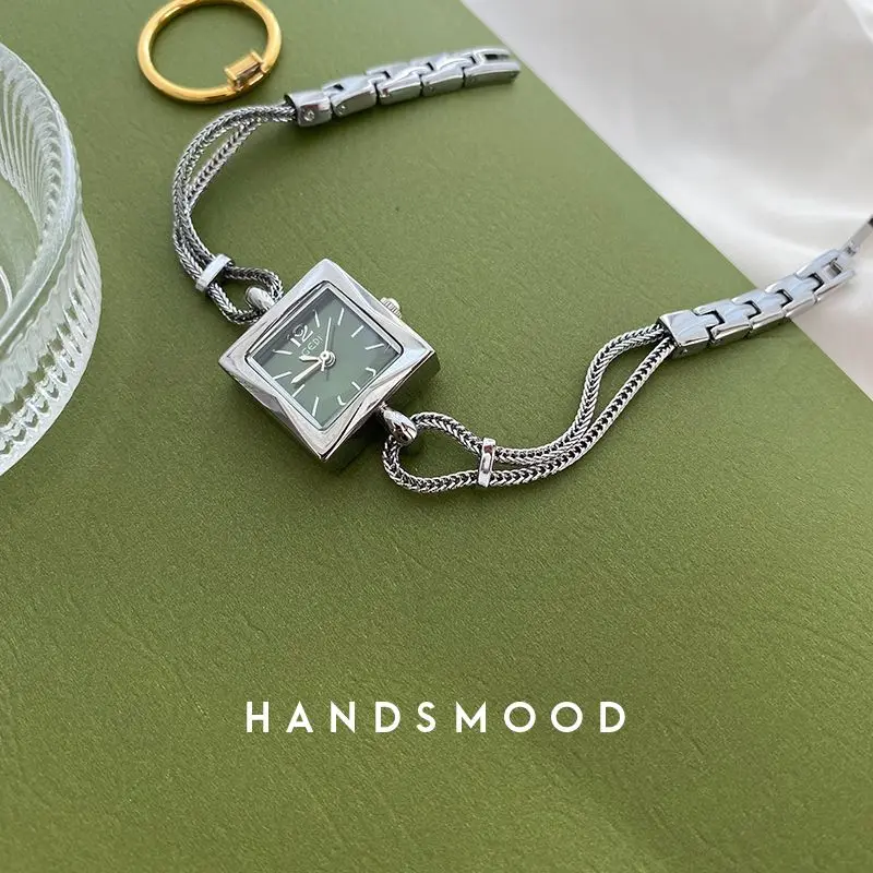 Silver Gold Bracelets Women Watch Fashion Female Alloy Hook Buckle No Belt Khaki Quartz Wristwatches Women's Clock Time Limited
Silver Gold Bracelets Women Watch Fashion Female Alloy Hook Buckle No Belt Khaki Quartz Wristwatches Women's Clock Time Limited