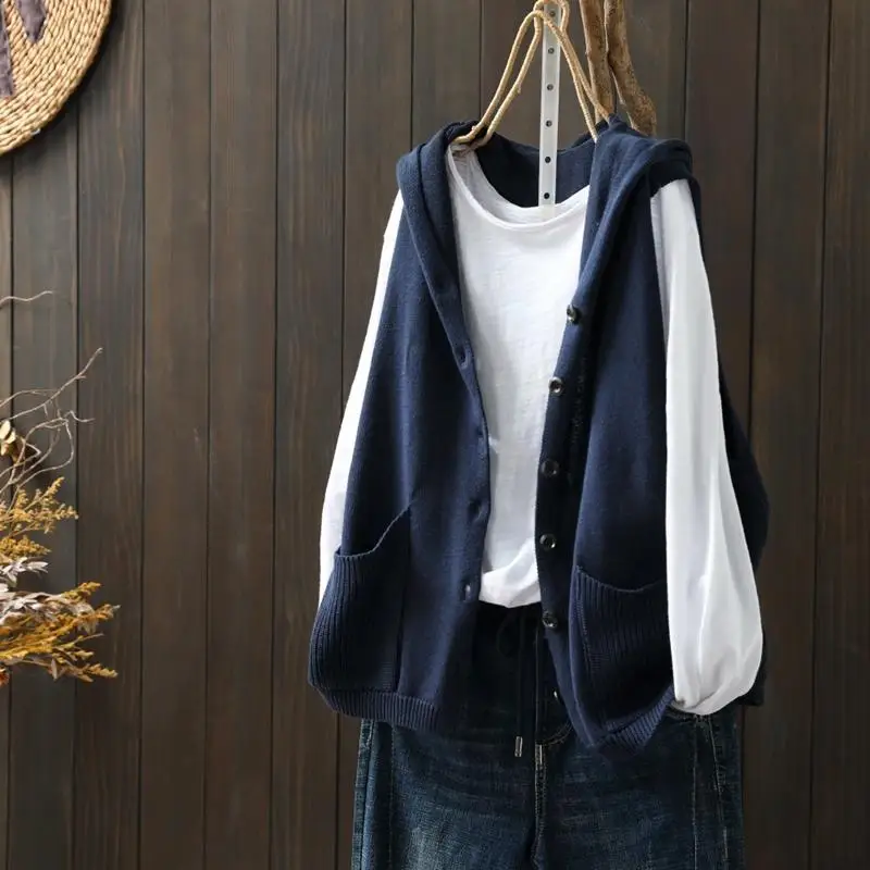 Vintage Simple Single Breasted Sleeveless Loose Street Hooded Knitted Sweater Vest Women Korean Casual Pockets Outewear Cardigan
Vintage Simple Single Breasted Sleeveless Loose Street Hooded Knitted Sweater Vest Women Korean Casual Pockets Outewear Cardigan