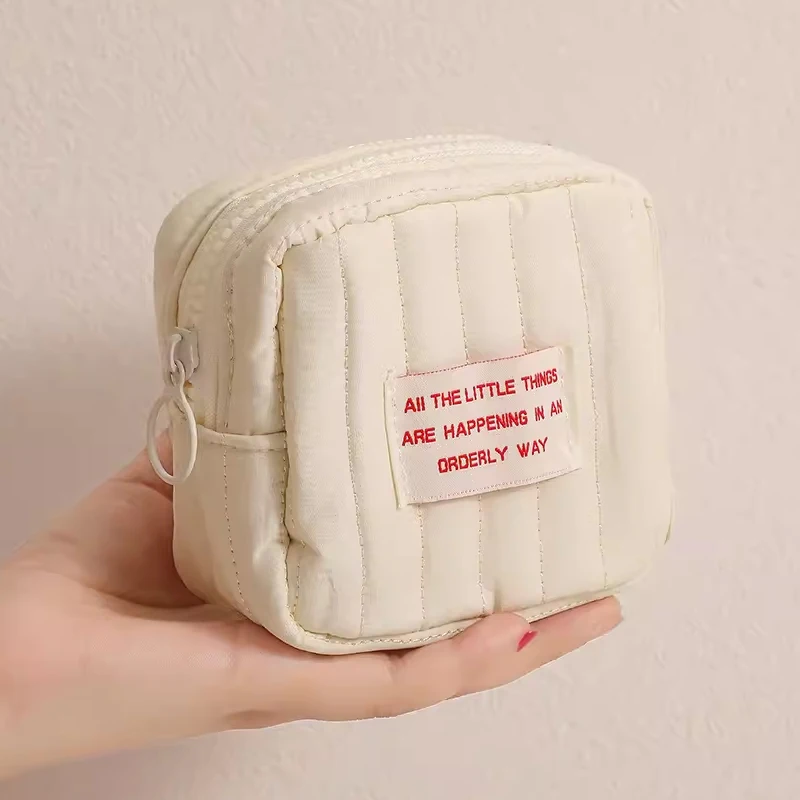 Портативная маленькая многослойная косметичка для путешествий, сменная сумка для хранения гигиенических салфеток, портативная мини-косметичка, когда вы выходите
Портативная маленькая многослойная косметичка для путешествий, сменная сумка для хранения гигиенических салфеток, портативная мини-косметичка, когда вы выходите