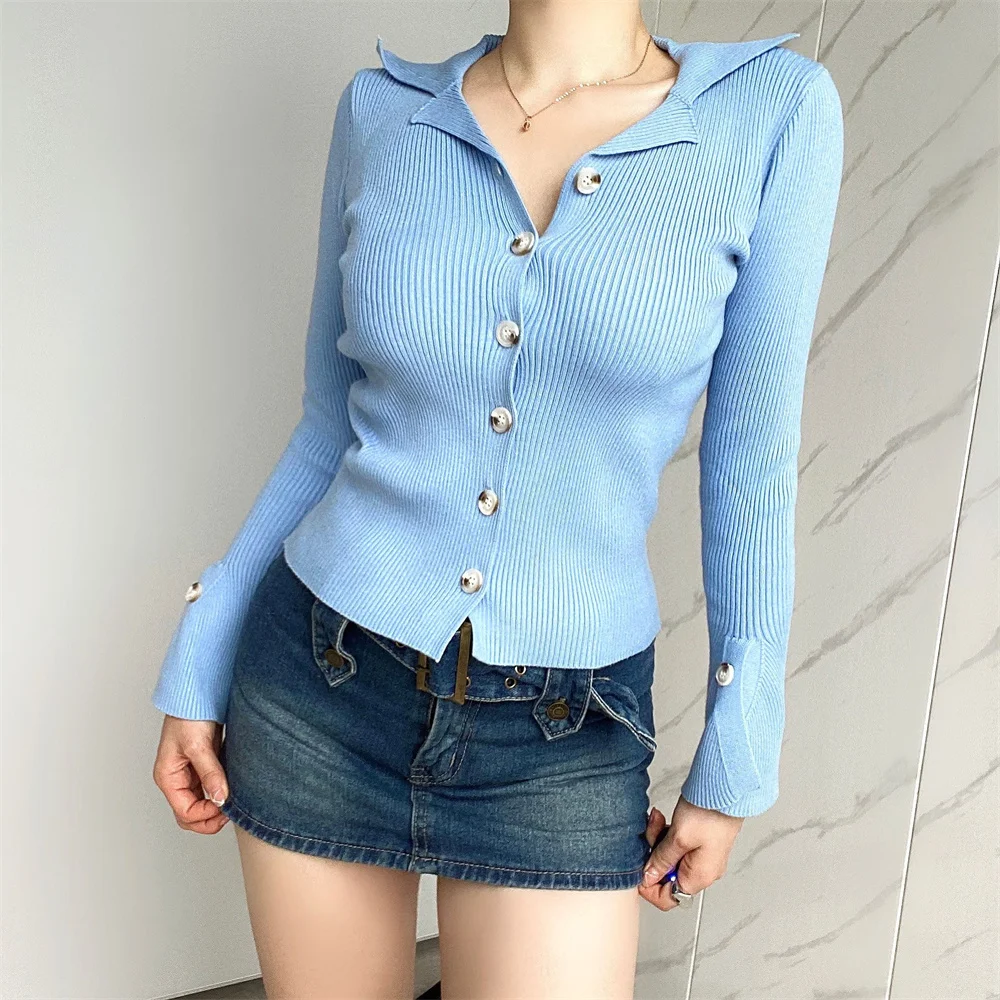 Spring and autumn new street style solid color lapel horn-sleeved knitted cardigan women's single-breasted long-sleeved sweater
Spring and autumn new street style solid color lapel horn-sleeved knitted cardigan women's single-breasted long-sleeved sweater