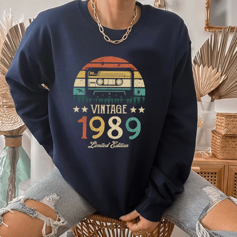 Original Design Vintage Magnetic Tape 1989 35th 35 Years Old Women Sweatshirt Harajuku O Neck Birthday Party Clothes Jumper Top
Original Design Vintage Magnetic Tape 1989 35th 35 Years Old Women Sweatshirt Harajuku O Neck Birthday Party Clothes Jumper Top
