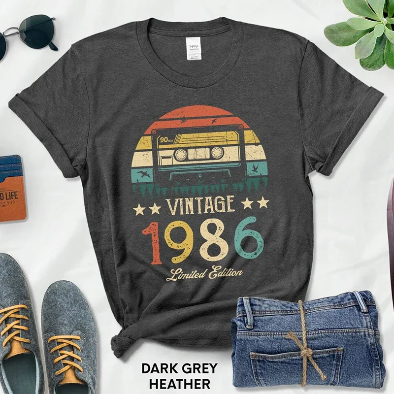 Vintage 1986 Limited Edition Retro Cassette Women T Shirt 38th 38 Years Old Birthday Party Girlfriend Gift Black T-shirt Femme
Vintage 1986 Limited Edition Retro Cassette Women T Shirt 38th 38 Years Old Birthday Party Girlfriend Gift Black T-shirt Femme
