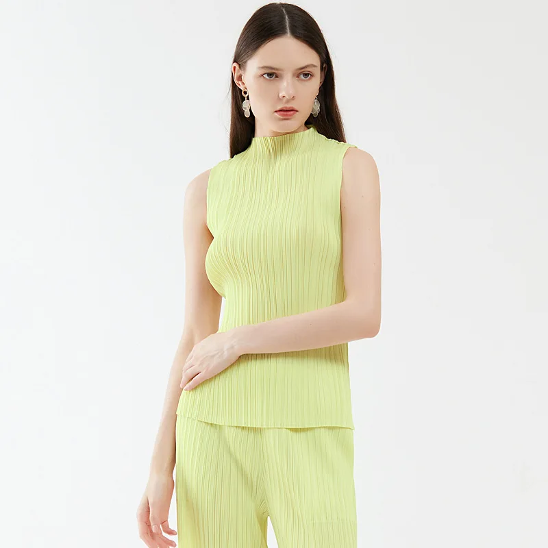 2023 Miyake pleated summer new slim sleeveless turtleneck vest temperament women's basic all-match top women
2023 Miyake pleated summer new slim sleeveless turtleneck vest temperament women's basic all-match top women