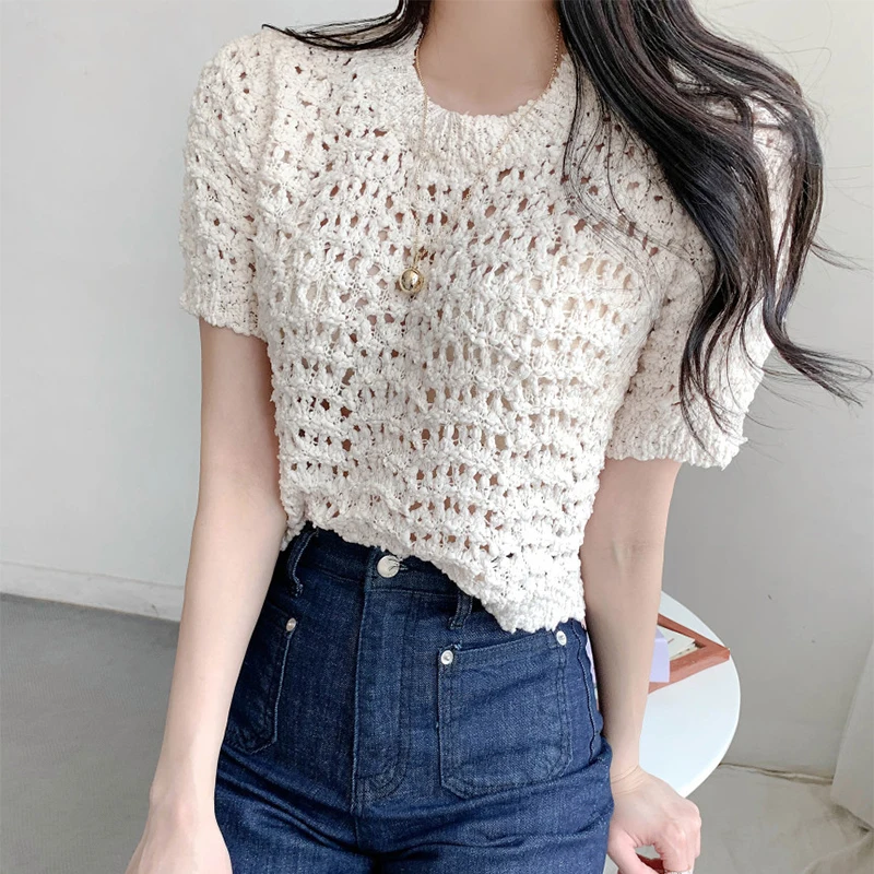 Chic Cropped Tops Women 2023 Summer Hollow Out O-neck Knitted Top Lady Hollow Out Korean Sweater Pullover Y2k
Chic Cropped Tops Women 2023 Summer Hollow Out O-neck Knitted Top Lady Hollow Out Korean Sweater Pullover Y2k