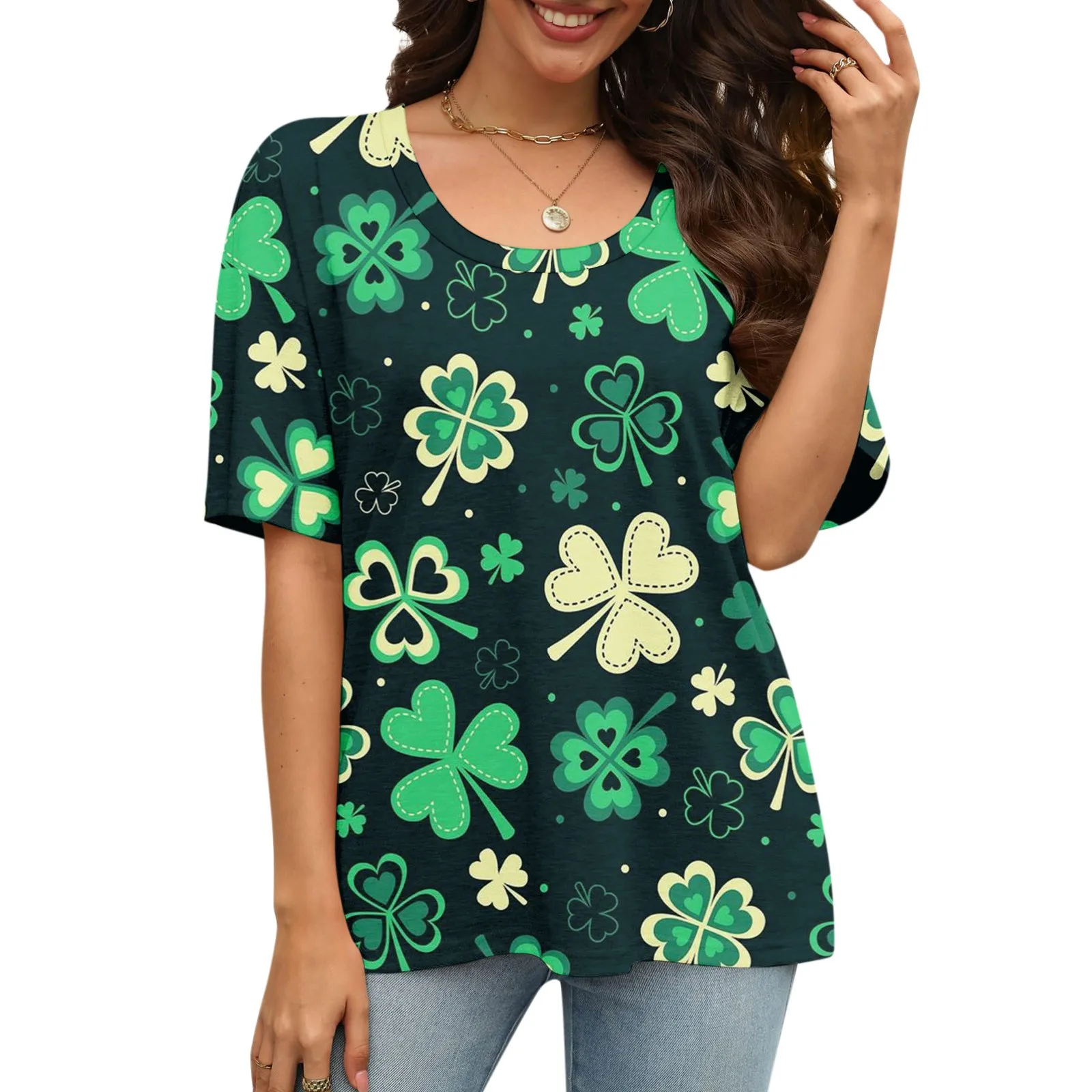

St. Patrick's Day T-shirt Women Short-sleeved Four-leaf Clover Oversized T Shirt 2024 spring Green Ladies Party Tees Top