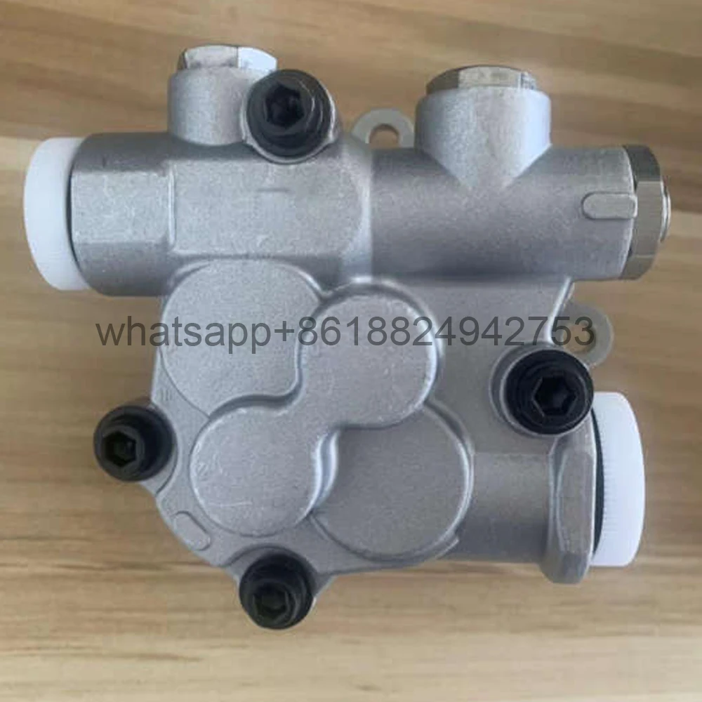 Excavator Pilot Pump K3V112 K5V140 15CC 10CC Gear Pump SK200-8 R210-7 EC210 EC240 for Kobelco Excavator
Excavator Pilot Pump K3V112 K5V140 15CC 10CC Gear Pump SK200-8 R210-7 EC210 EC240 for Kobelco Excavator