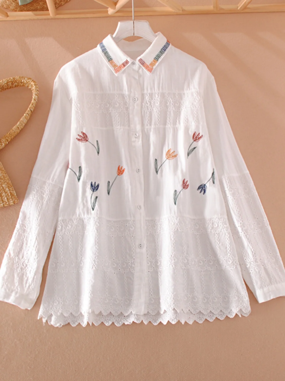 

SuperAen 2024 Spring/Autumn Loose Cotton Casual White Shirt Long Sleeved Embroidered Flower Splice Design Shirt