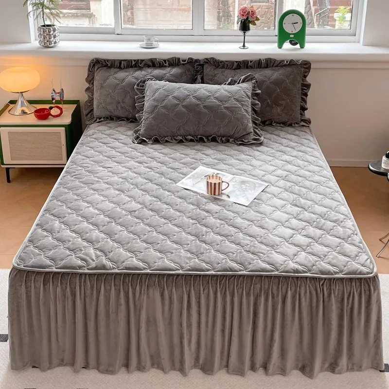 Home Textiles 1pc Soft Bed Skirt Thick Quilted Breathable Fitted Bed Sheet Winter Warm Bedspreads King Queen Size Bed Cover
Home Textiles 1pc Soft Bed Skirt Thick Quilted Breathable Fitted Bed Sheet Winter Warm Bedspreads King Queen Size Bed Cover