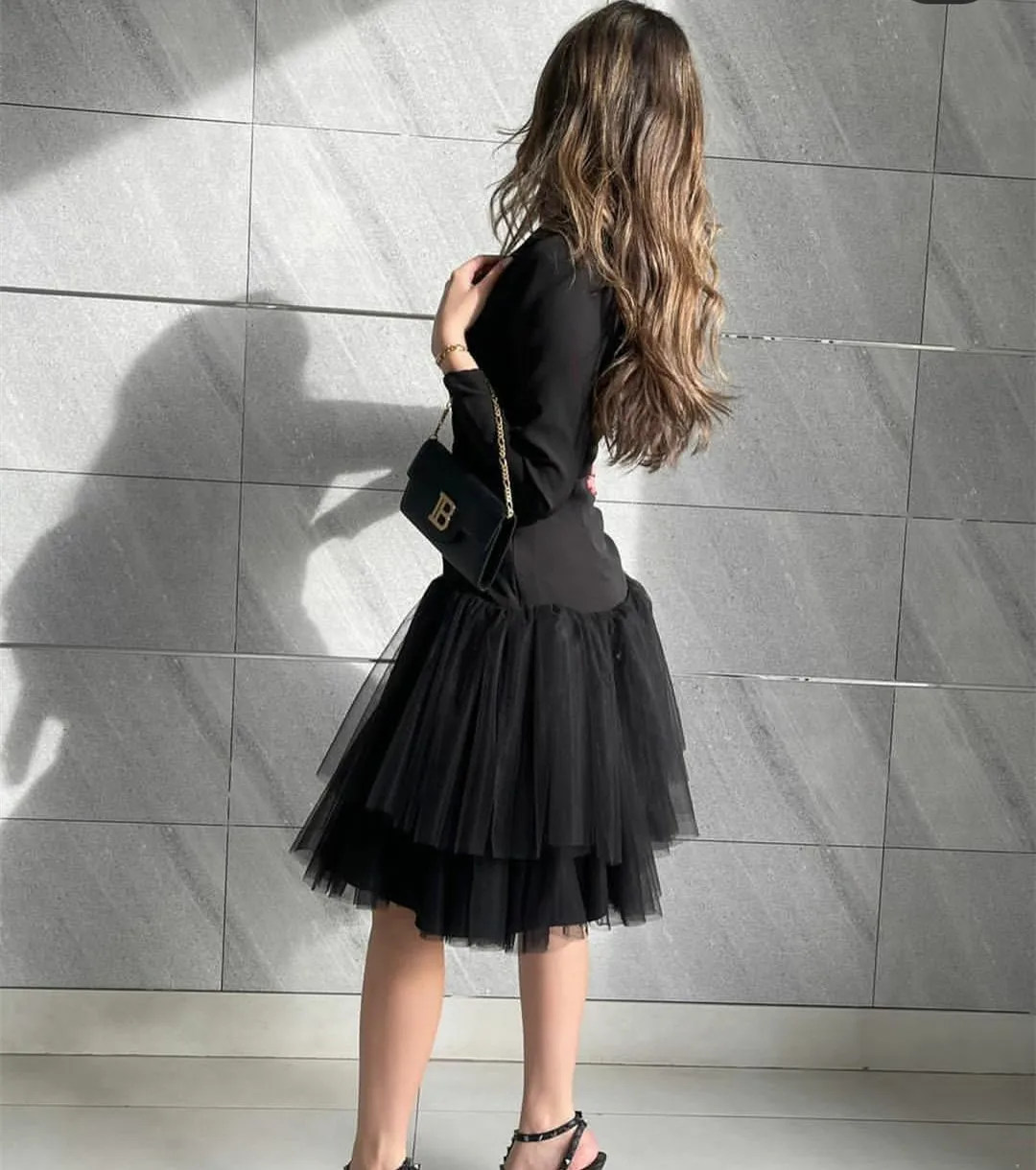 Classic Short Black Tulle Evening Dresses فساتين السهرة A-Line Long Sleeved Knee Length Prom Dress Robe de soirée for Women
Classic Short Black Tulle Evening Dresses فساتين السهرة A-Line Long Sleeved Knee Length Prom Dress Robe de soirée for Women