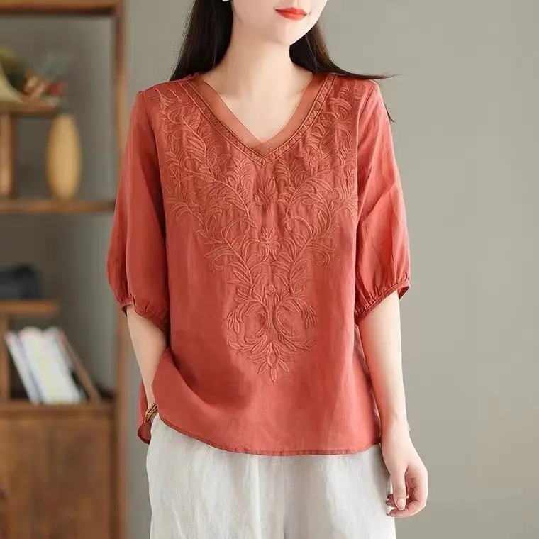 Chinese Style Women's T-shirts Summer 2024 Embroidered New V-neck Tees Short Sleeves Top Vintage Loose Ladies Clothing L321
Chinese Style Women's T-shirts Summer 2024 Embroidered New V-neck Tees Short Sleeves Top Vintage Loose Ladies Clothing L321