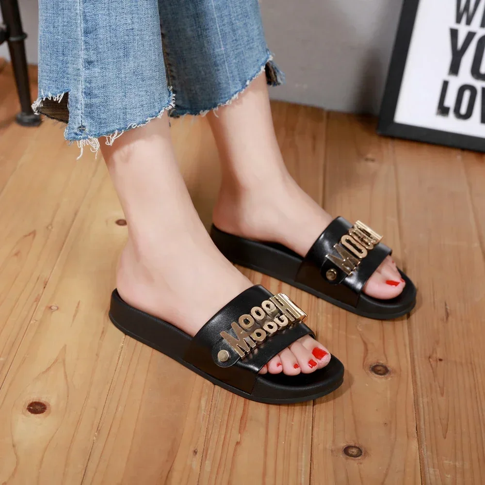 2023 Summer New Versatile Big Letter M Women's Slippers Fashion Beach Slippers Flat Sandals Thong Slippers
2023 Summer New Versatile Big Letter M Women's Slippers Fashion Beach Slippers Flat Sandals Thong Slippers