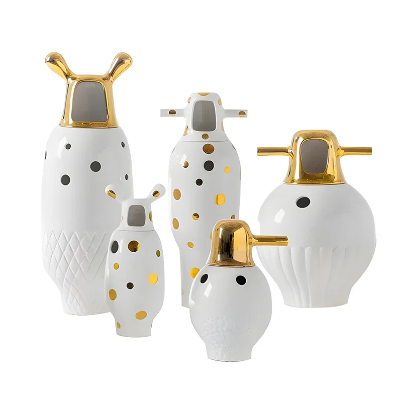 Clown White Decoration Personalized Foreign American European Spanish Freight Forwarder Foreign Trade Vase
Clown White Decoration Personalized Foreign American European Spanish Freight Forwarder Foreign Trade Vase