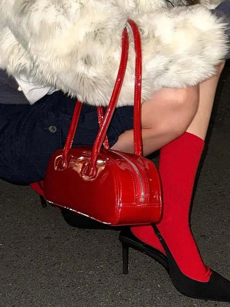 

Корейская нишевая дизайнерская Свадебная сумка, Ранняя сумка-багет для свиданий, модная красная сумка из лакированной кожи, Женская винтажная сумка через плечо для подмышек