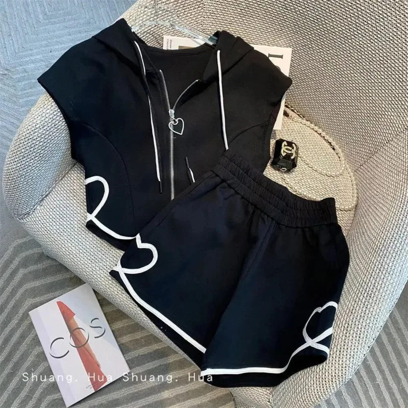 Women's Sports Suit 2023 Summer New Slim Fashion Zipper Hoodie Crop Top Shorts 2 Two Piece Set Trendy Clothing For Women Shirts
Women's Sports Suit 2023 Summer New Slim Fashion Zipper Hoodie Crop Top Shorts 2 Two Piece Set Trendy Clothing For Women Shirts