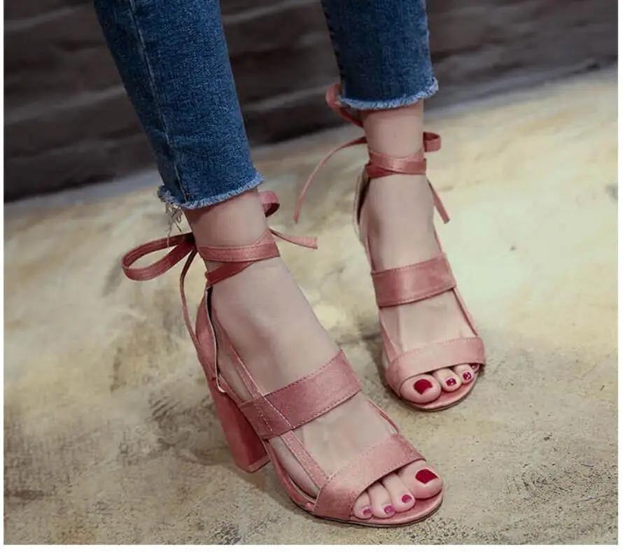 35-43 female high heels design cross-strap bandage summer sandals shoes ladies party sexy square high heel shoes with block sand
35-43 female high heels design cross-strap bandage summer sandals shoes ladies party sexy square high heel shoes with block sand