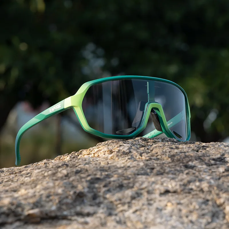 2023 New KAPVOE Color-Changing Windproof Riding Glasses Professional Goggles For Road Mountain Motorcycles
2023 New KAPVOE Color-Changing Windproof Riding Glasses Professional Goggles For Road Mountain Motorcycles