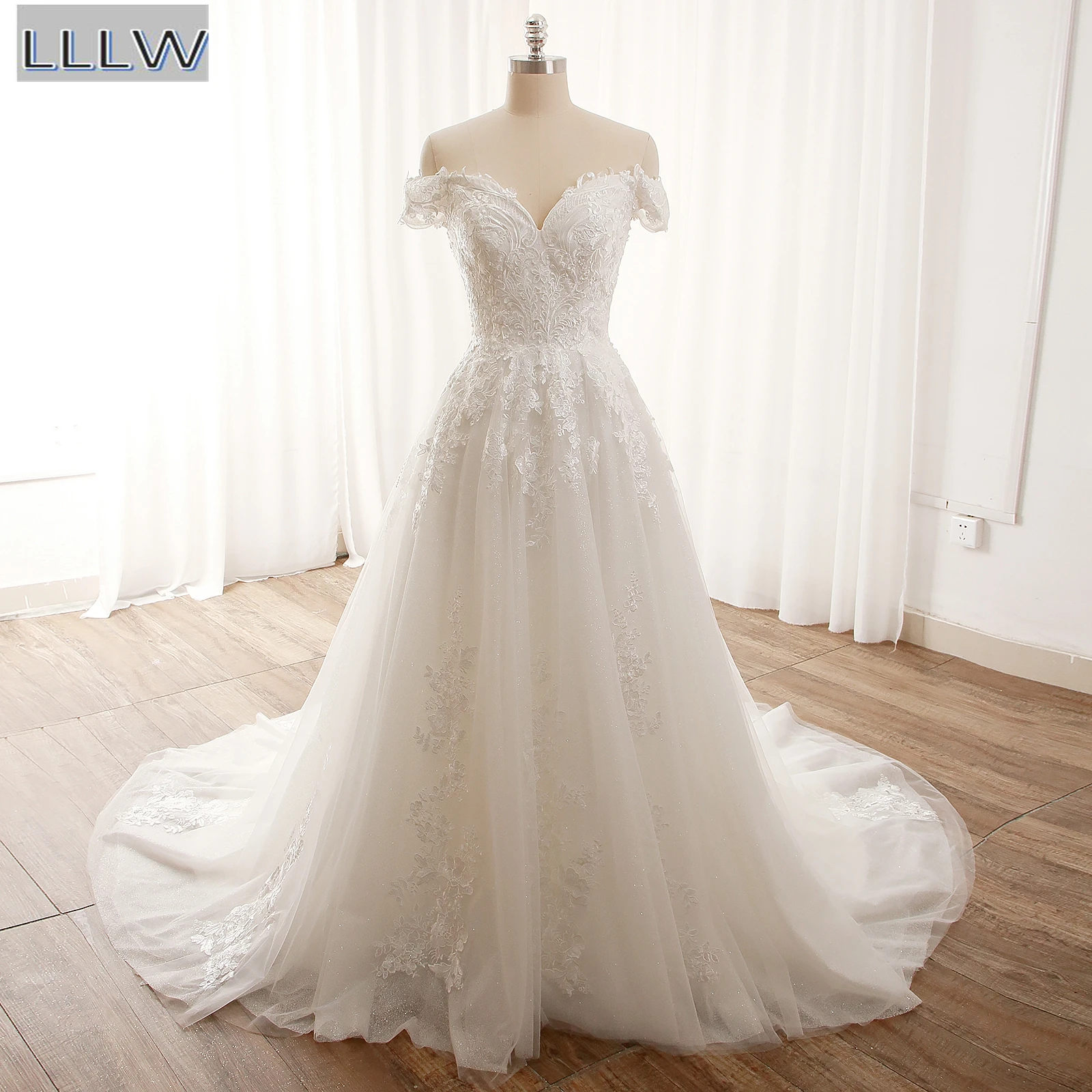 Ivory Lace Appliques Off The Shoulder A-Line Wedding Dresses Chapel Train Custom Made Floor-Length Sweetheart Bridal Gwons 
Ivory Lace Appliques Off The Shoulder A-Line Wedding Dresses Chapel Train Custom Made Floor-Length Sweetheart Bridal Gwons
