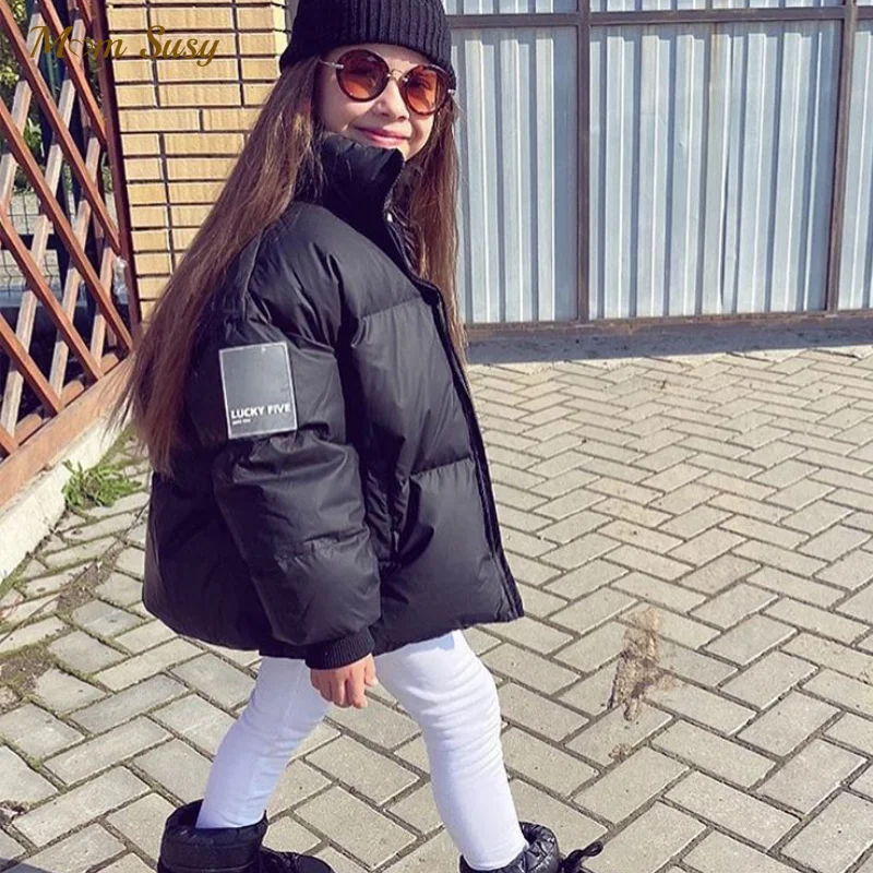 Модная Одинаковая одежда для всей семьи; Белый пуховик на утином пуху; Пуховик для мамы, дочки, сына; Зимняя водонепроницаемая детская верхняя одежда
Модная Одинаковая одежда для всей семьи; Белый пуховик на утином пуху; Пуховик для мамы, дочки, сына; Зимняя водонепроницаемая детская верхняя одежда