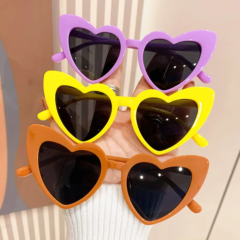 Children's Large Frame Heart Sunglasses Girl Brand Designer Fashion Sun Glasses Boys Outdoor Shading Eyewear UV400 Oculos De Sol
Children's Large Frame Heart Sunglasses Girl Brand Designer Fashion Sun Glasses Boys Outdoor Shading Eyewear UV400 Oculos De Sol