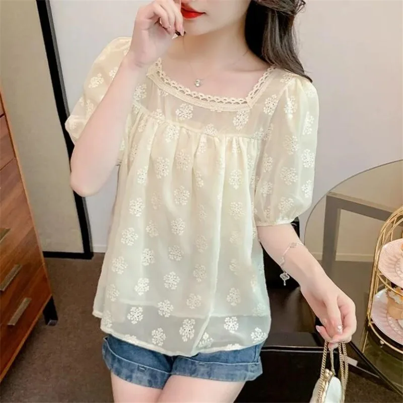 Summer New Square Neck Blouses Women's Shirt Hollow Embroidery Thin Top Bubble Sleeve Shirt For Woman Covering Sweet Femme Blous
Summer New Square Neck Blouses Women's Shirt Hollow Embroidery Thin Top Bubble Sleeve Shirt For Woman Covering Sweet Femme Blous