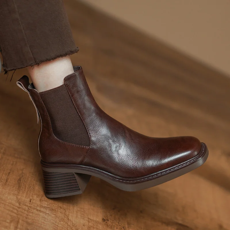 Women Ankle Boots Autumn Spring British Shoes Round Toe Cowhide Ladies Shoes On Thick Heel Retro Botas Slip On Short Botas
Women Ankle Boots Autumn Spring British Shoes Round Toe Cowhide Ladies Shoes On Thick Heel Retro Botas Slip On Short Botas