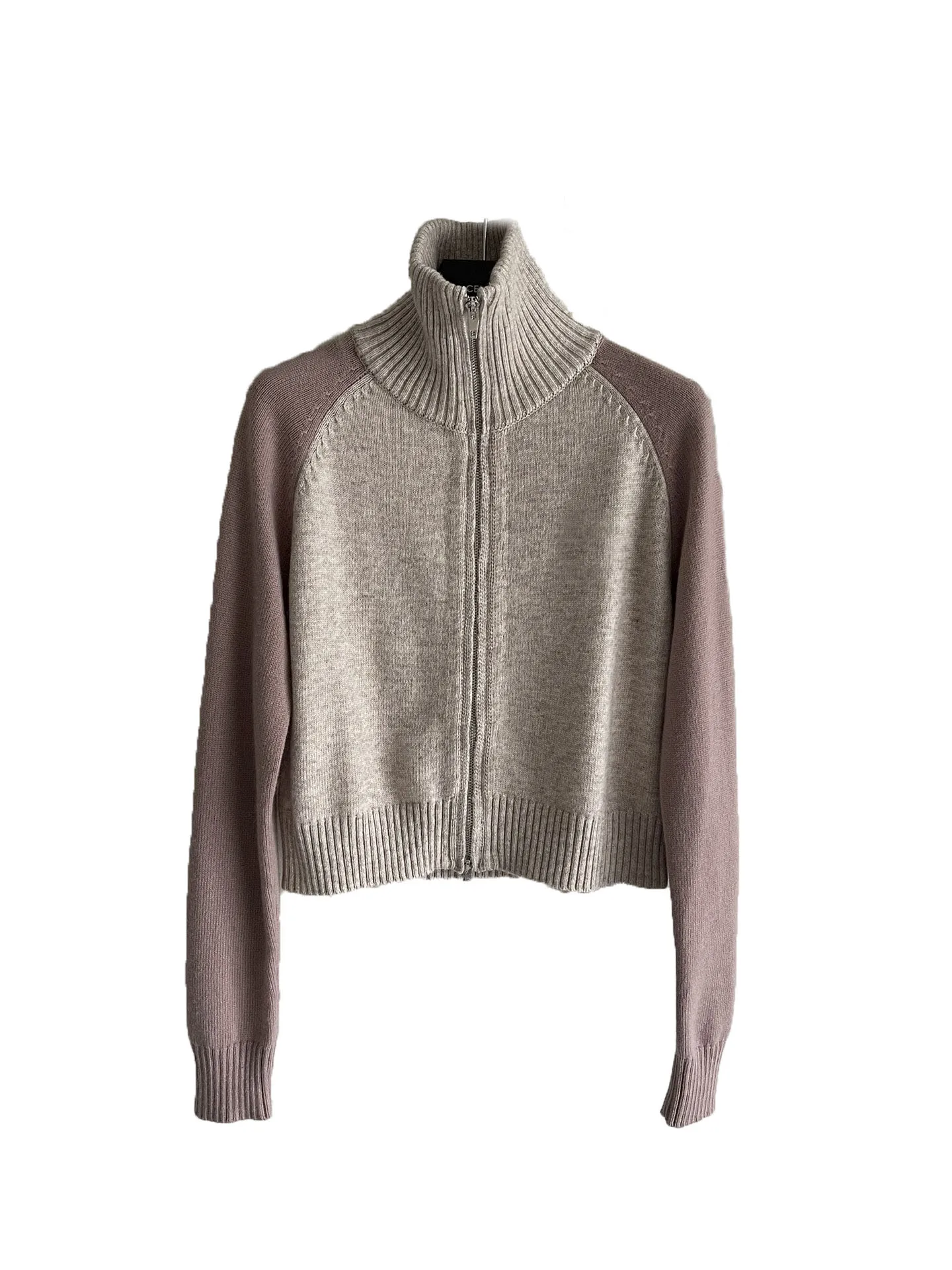 Cardigan jacket short section lapel version hit color zipper design versatile and comfortable 2023 winter new 1020
Cardigan jacket short section lapel version hit color zipper design versatile and comfortable 2023 winter new 1020