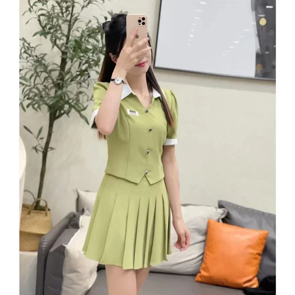 Spring/Summer Korean Age Reducing Fashion Set for Women 2023 New Style Slim Pleated Dress Elegant Women's Two Piece Set
Spring/Summer Korean Age Reducing Fashion Set for Women 2023 New Style Slim Pleated Dress Elegant Women's Two Piece Set