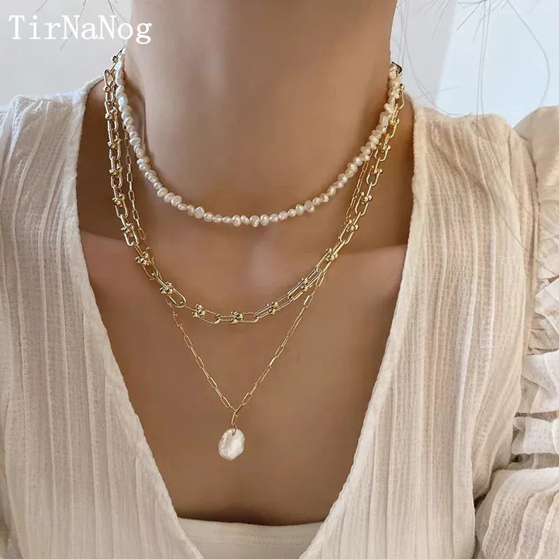 European and American Fashion Retro Baroque Contracted Metal Multilayer Collarbone Chain Natural Freshwater Pearl Necklace
European and American Fashion Retro Baroque Contracted Metal Multilayer Collarbone Chain Natural Freshwater Pearl Necklace