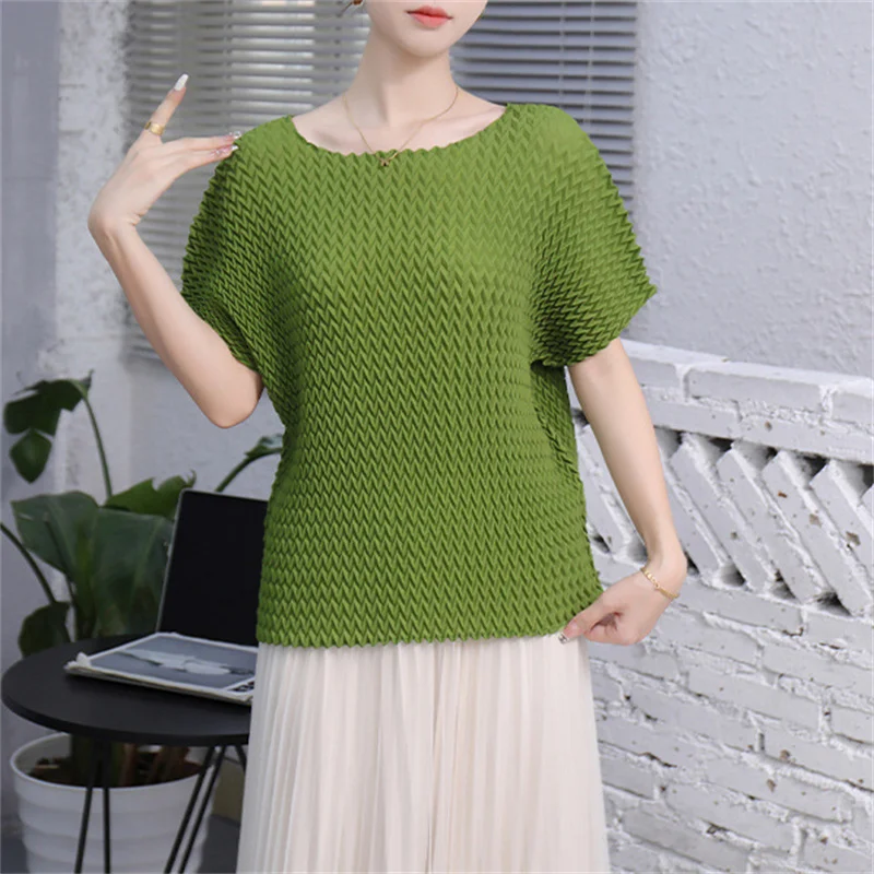 Miyake Pleated Top Women 2023 Summer New Korean Fashion Short Sleeve Solid Color Pullover Round Neck All-Matching T-shirt Women
Miyake Pleated Top Women 2023 Summer New Korean Fashion Short Sleeve Solid Color Pullover Round Neck All-Matching T-shirt Women