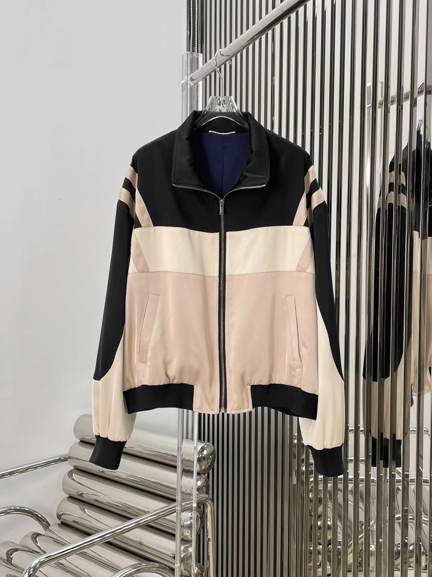 2023 Acetic acid color matching casual sports coat, basic and classic color, looks very advanced simple,
2023 Acetic acid color matching casual sports coat, basic and classic color, looks very advanced simple,
