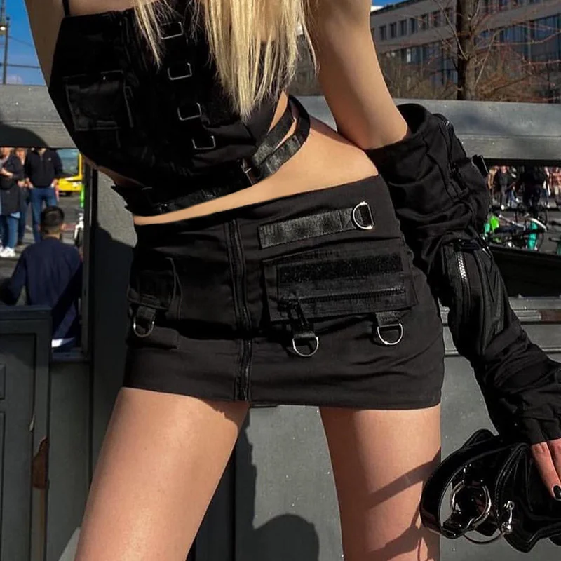 Street Dark Goth Fashion Women Skirt Solid Color Metal Patchwork High Waist Gothic Style Sexy Ladies Skirt For Summer 2023
Street Dark Goth Fashion Women Skirt Solid Color Metal Patchwork High Waist Gothic Style Sexy Ladies Skirt For Summer 2023