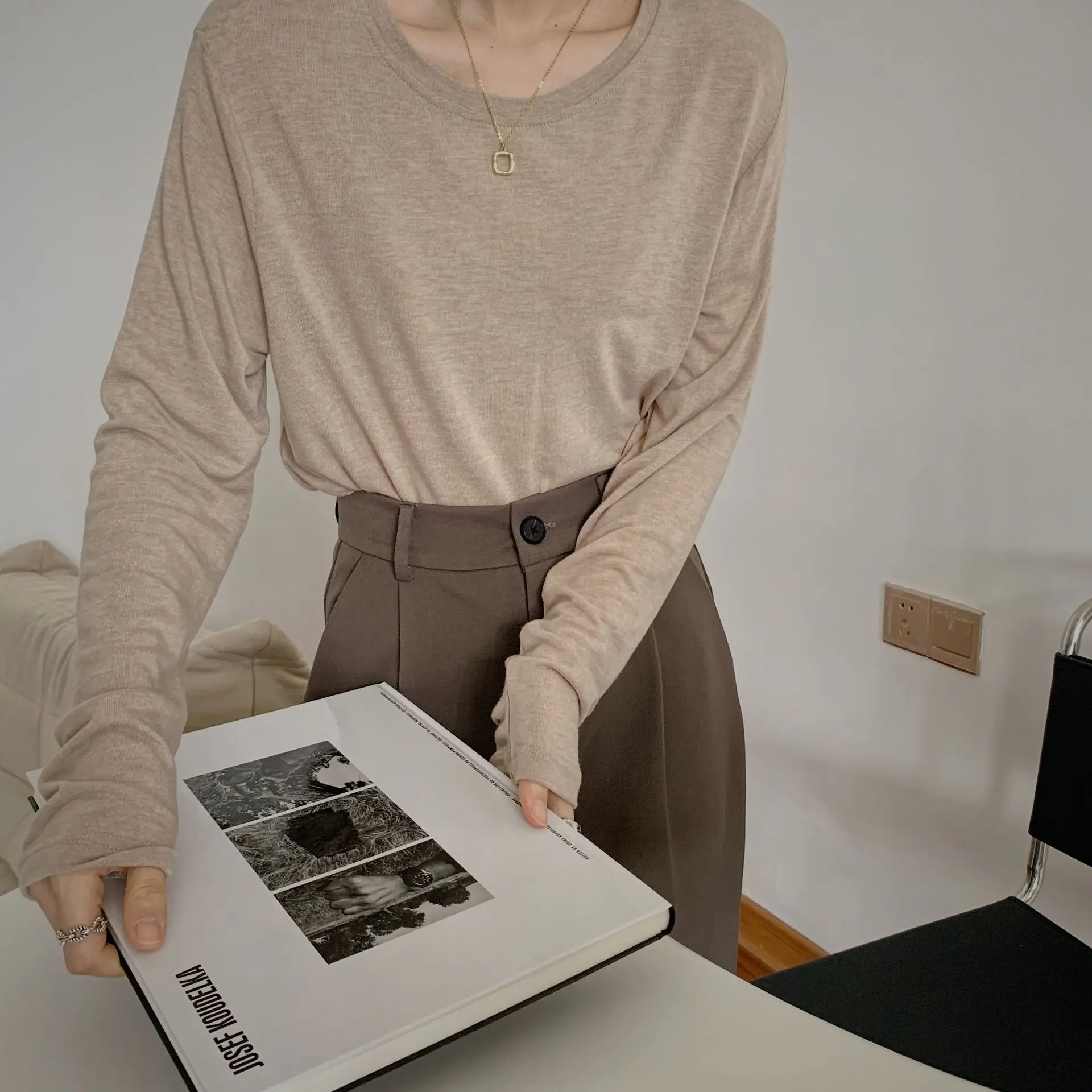 Women's Elegant Soft Stretch Long Sleeve Slim Basic T Shirt Lady Spring Autumn O Neck Pullover T-shirt
Women's Elegant Soft Stretch Long Sleeve Slim Basic T Shirt Lady Spring Autumn O Neck Pullover T-shirt