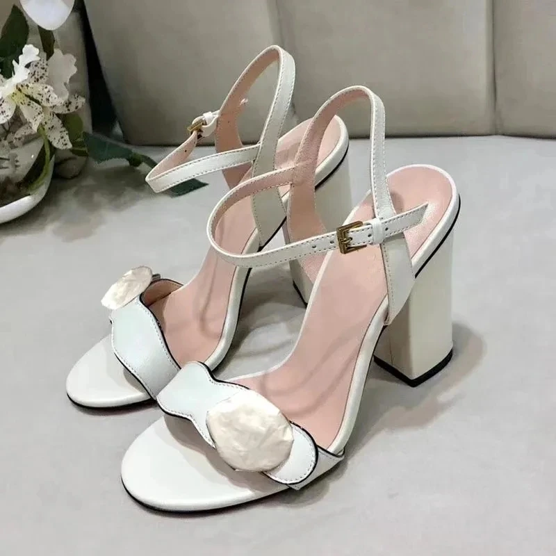 Top Quality Womens High Heels Luxury Fashion Ladies Crystal Glisten Red Sole Shoes Classic Retro Designer 10cm High heel
Top Quality Womens High Heels Luxury Fashion Ladies Crystal Glisten Red Sole Shoes Classic Retro Designer 10cm High heel