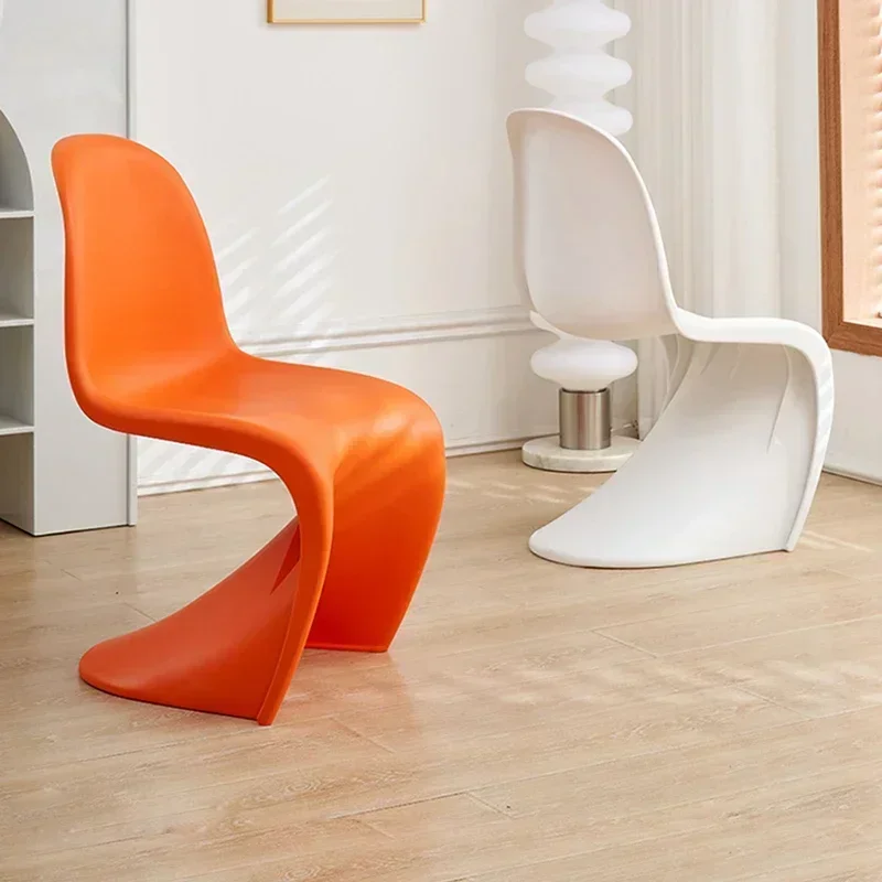 

Современный обеденный стул в скандинавском стиле, пластиковый стул со спинкой, стол для макияжа, дизайнерское кресло для кофейни, расслабляющая мебель Muebles De La Sala