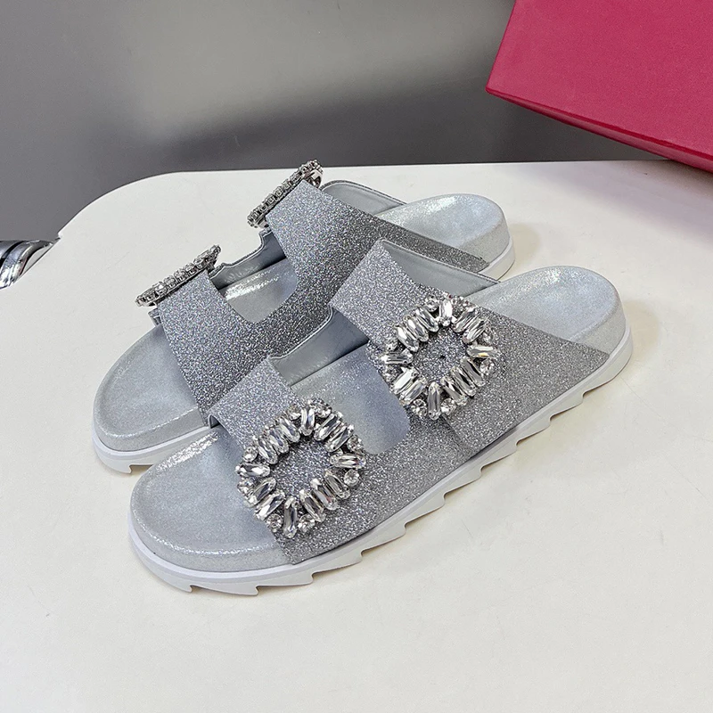 Summer New Vacation Female Slippers Round Head Wear Resistant Women's Sandals Crystal Decor Square Button Open Toe Slippers
Summer New Vacation Female Slippers Round Head Wear Resistant Women's Sandals Crystal Decor Square Button Open Toe Slippers